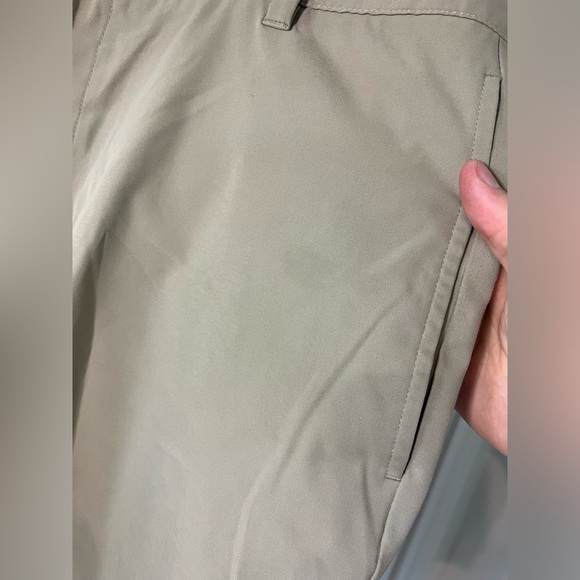 ADIDAS Men’s Khaki Golf Activewear Athletic Anti-Slip Grip Casual Shorts Sz 42 - Picture 11 of 16